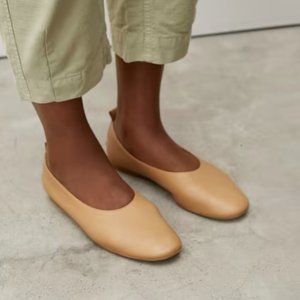 Everlane Italian Leather Day Glove in Caramel